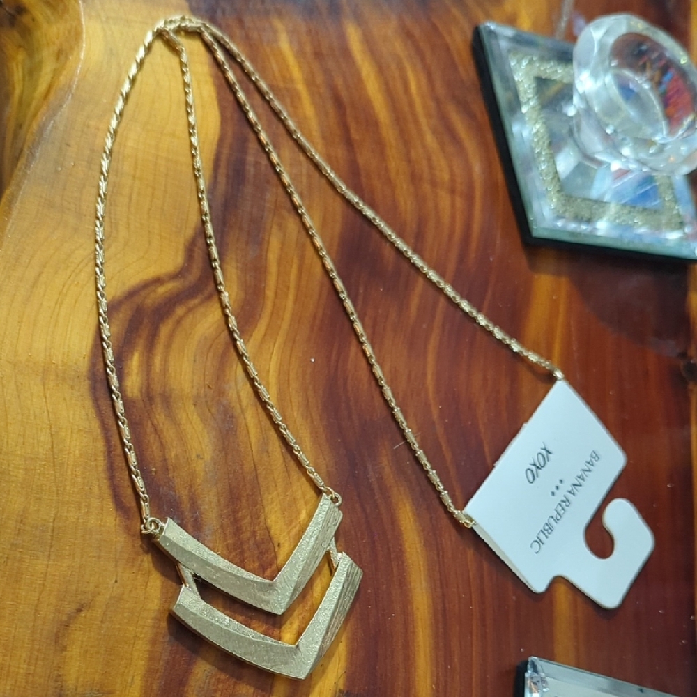 Banana Republic Textured Gold V Necklace